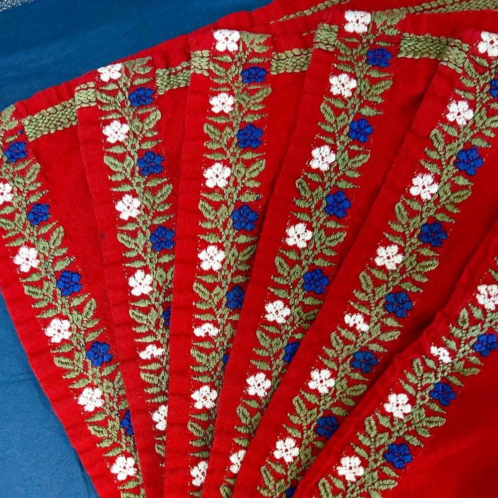 7-Piece Napkins & Table Cloth Set Embroidered Floral Red Washable Farmhouse